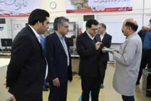 بازدید فرماندار یزد از شرکت تعاونی دانش بنیان پیشگامان عصر ارتباطات
